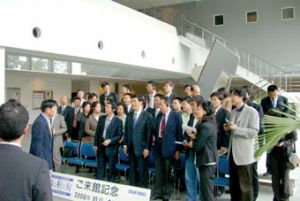 �Ϻ���څ^(q��)�_չ���O(sh��)���̴������ؙC(j��)е���(xi��ng)�z��