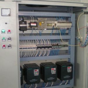 ӛ�׃�l����ϵ�y(t��ng)��10t��ʽץ�����ؙC(j��)�ϵđ�(y��ng)��